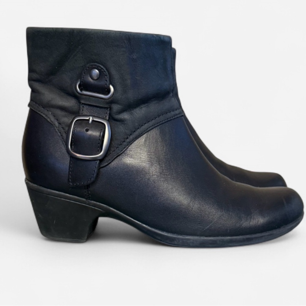 Clarks Black Leather Zip Booties Womens 7 Low Heel Buckle Moto Style